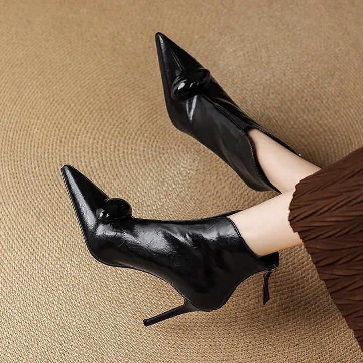 Hollis Pointed Toe Ankle Boot