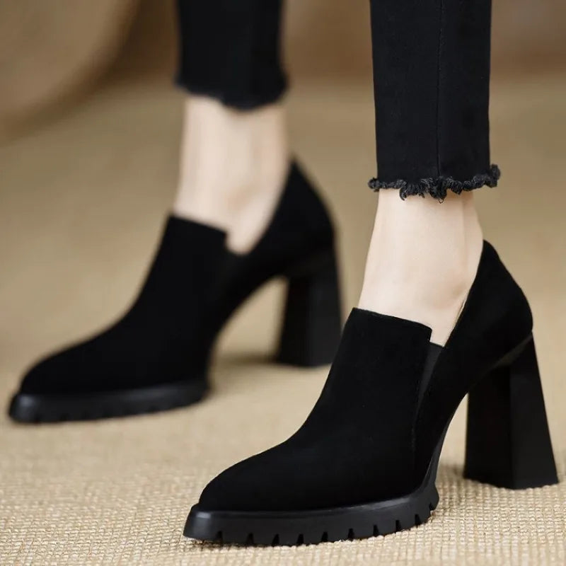 Thalia Block Heel Pump
