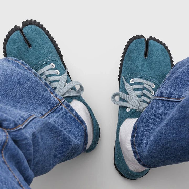 Nolan Textured Split Toe Shoes