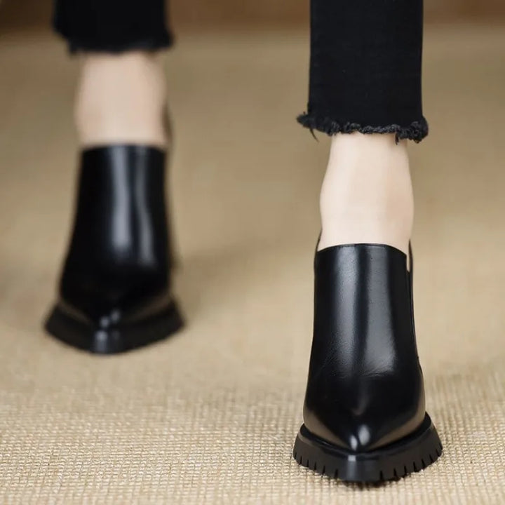Thalia Block Heel Pump