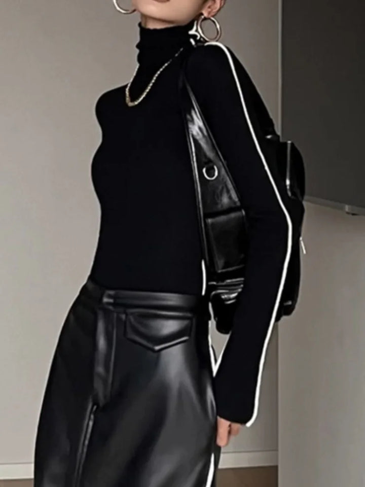 Genevieve Contrast Piped Turtleneck