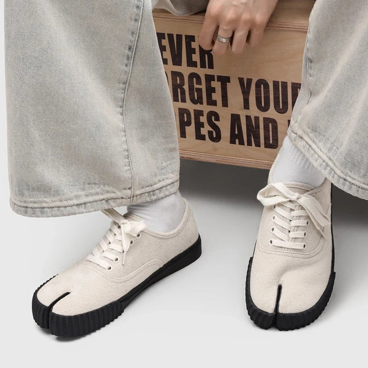 Nolan Textured Split Toe Shoes