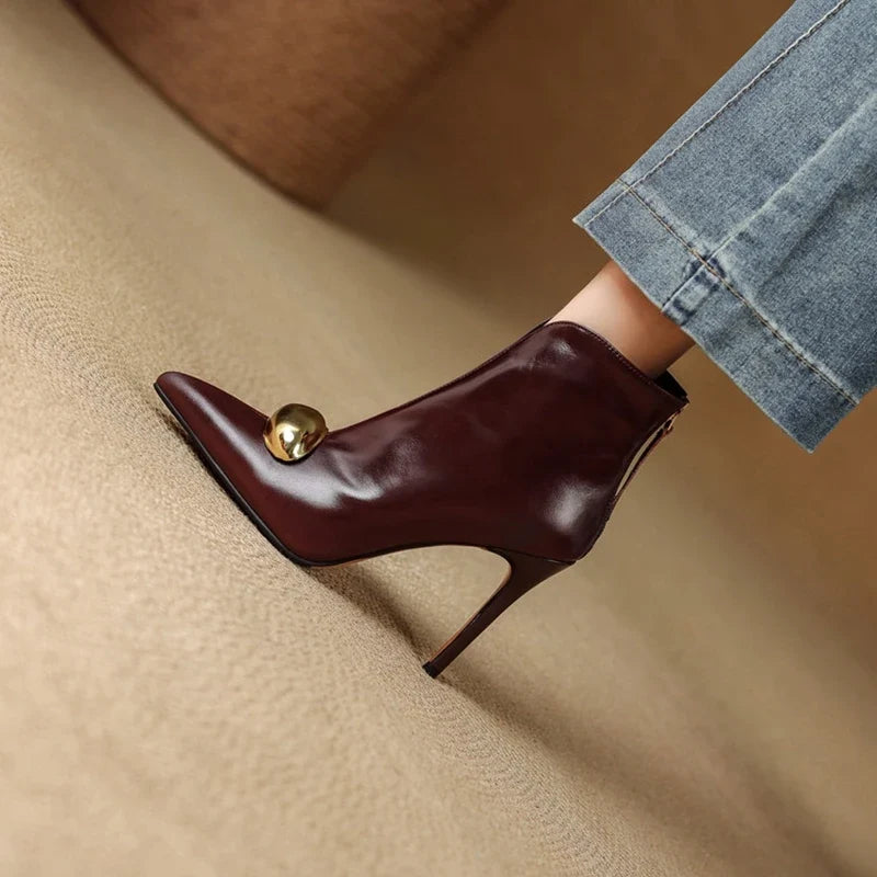 Hollis Pointed Toe Ankle Boot