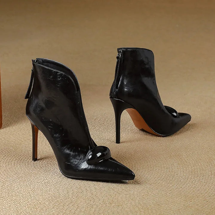 Hollis Pointed Toe Ankle Boot